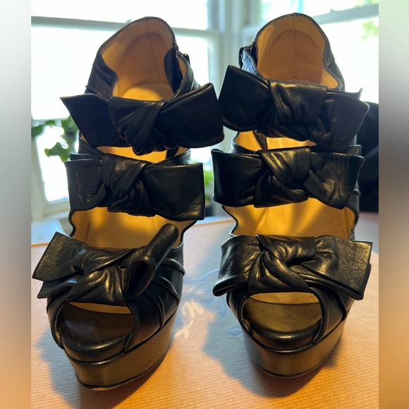 Christian Louboutin Madame Butterfly 🦋 - Picture 2 of 10
